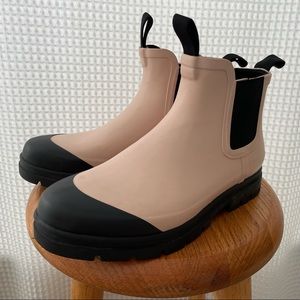 Everlane rain boots, size 9, soft pink